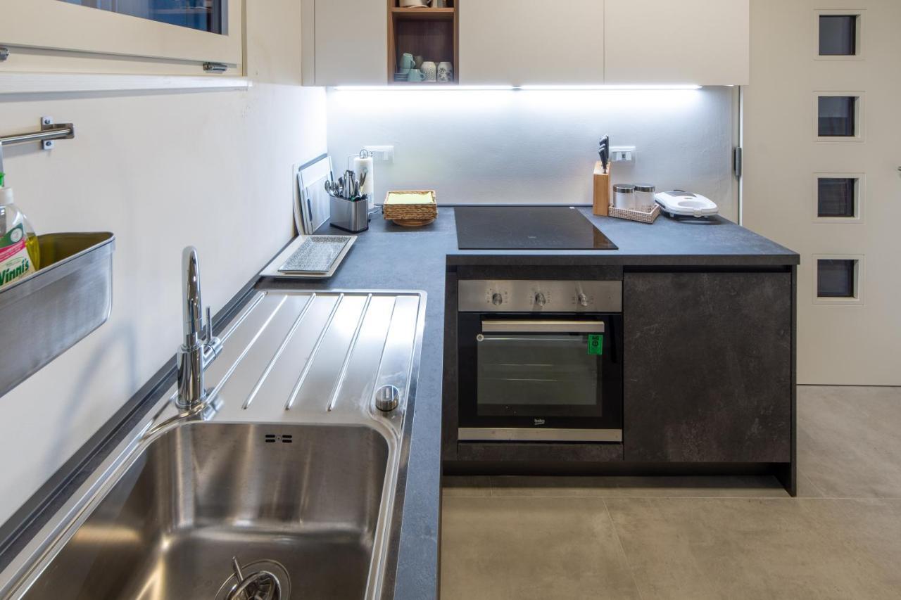 Housmart Toscana 53 Black Bologna Exterior photo